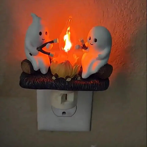 2024 Ghost Campfire Flickering Nightlight 2 Ghosts Roasting Plug Wall Spooky Fire Marshmallow Night Light for Halloween Decor