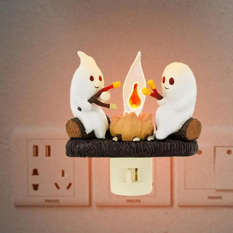 2024 Ghost Campfire Flickering Nightlight 2 Ghosts Roasting Plug Wall Spooky Fire Marshmallow Night Light for Halloween Decor