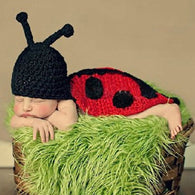 Newborn Photography Props Baby Ladybird Outfits Costume Hand Crochet Knit Infant Hat with Cape Baby Photography Accessories